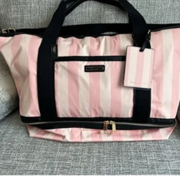 NWT Victoria Secret Large Weekender Classic PinkWhite   price on VS is $139.99 - Picture 1 of 4